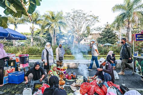 Pemkot Bandung Bakal Tertibkan Pkl Monumen Perjuangan Ini Alasannya