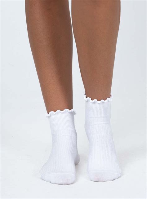 Ribbed Ruffle Socks White