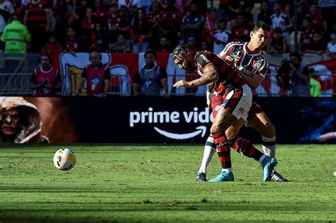 Fluminense Quebra S Rie De Jogos Sem Derrota Do Flamengo Metr Poles