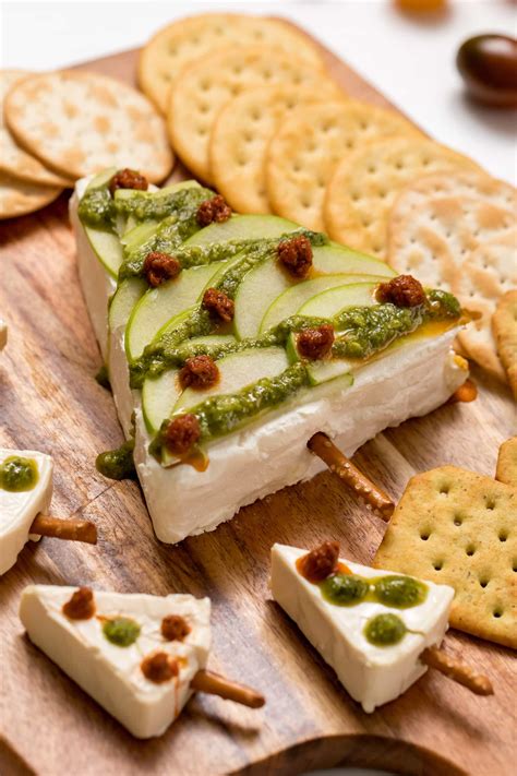 A Truly Simple And Unique 5 Minute Christmas Tree Appetizer That Will