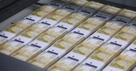 Rouble Rebounds To Vs Dollar As Russian Market Reopens After Holiday