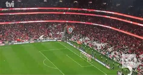 A festa do Sporting e a ovação dos adeptos do Benfica à equipa após o