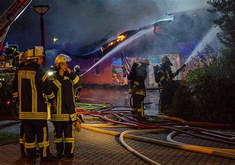 Feuerwehr Trier Supermarkt durch Großbrand zerstört