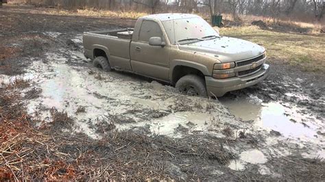 20 Photos Of Trucks Hopelessly Stuck In Mud