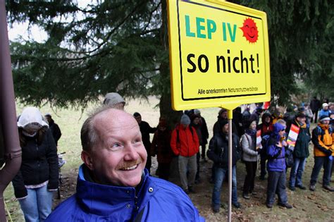 Protest gegen Windenergieanlagen WEAs mitten im Pfälzerwald NABU