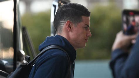 James Rodríguez ya hace de las suyas en Grecia y la prensa no le da respiro