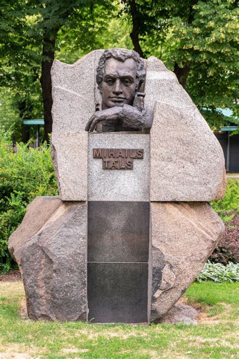 Monument Zum Weltschach Meister Mikhail Tal Lettland Riga