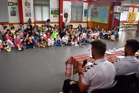 Escola B Pe Lombo Da Guin Recebeu Comitiva Alvi Negra Clube