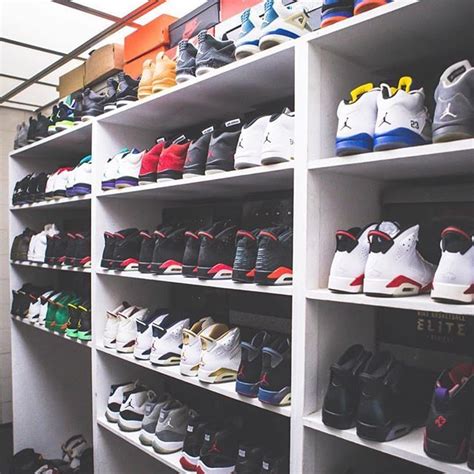 Nike Air Jordan 1 Retro Nike Air Max Sneaker Closet Shoe Room Jordans