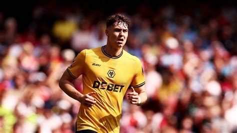 Wolves Express | Strand Larsen discusses his Premier League debut ...