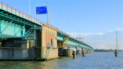 Haringvlietbrug 8 Weken Afgesloten Voor Renovatie Adverteren