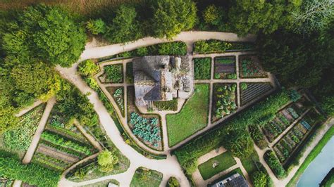 Vues aériennes du Hameau de la Reine Noblesse Royautés