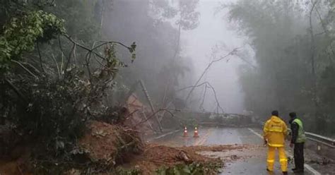 Chuva Volumosa Provoca Queda De Barreiras No Litoral De Sp