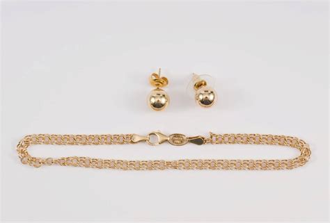 14k Gold Stud Earrings And Bracelet Auction