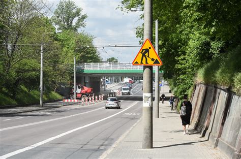 Lublin barierki na Drodze Męczenników Majdanka Trwają prace przy