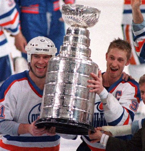 Edmonton 1988 Mark Messier And Wayne Gretzky Celebrate After Leading