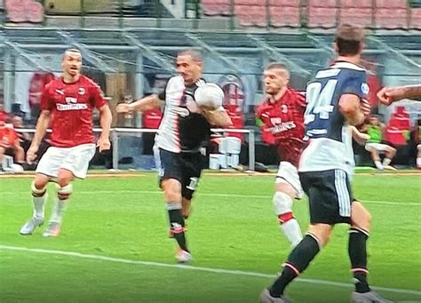 Moviola Milan Juventus Guida Dà Rigore Col Var Bonucci Dove Devo