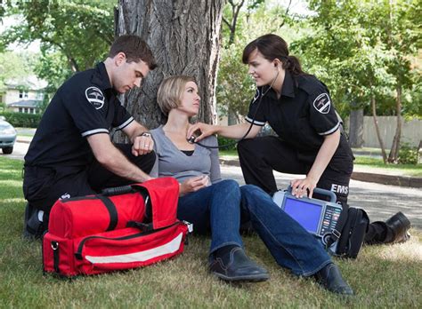 Your Roadmap To Becoming A Paramedic The Essential Steps