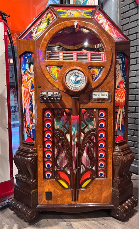 Jukebox Wurlitzer modèle Victory Marché Dauphine