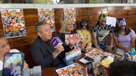 Promotora de Clase Mundial invita a función de lucha libre en Xalapa