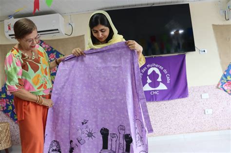 Malala conhece as ações do Projeto Meninas em Movimento 1 Centro