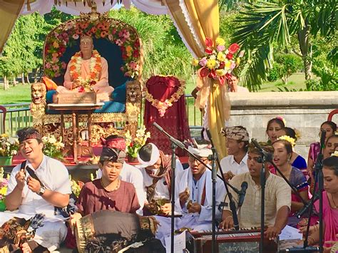 Denpasar Rathayatra Ramai Swami