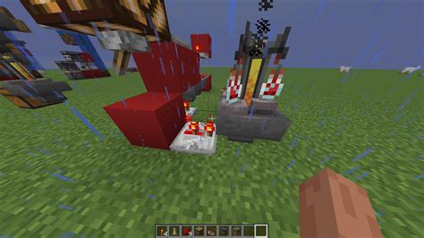 How a redstone repeater prevents a hopper to pull the items in the ...