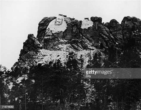 Mount Rushmore Construction Photos and Premium High Res Pictures ...