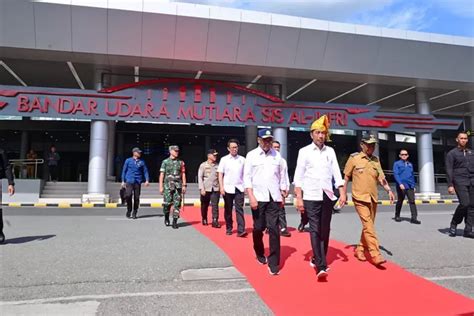 Selain Bandara Mutiara Sis Al Jufri Presiden Jokowi Juga Resmikan