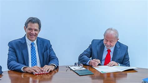 Câmara aprova projeto do governo Lula que taxa offshores e fundos