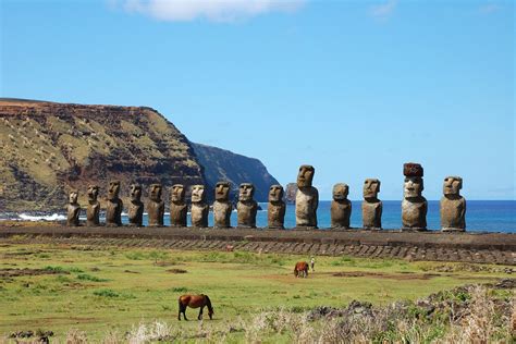 Statues De L Le De P Ques Les Moai L Gendaires