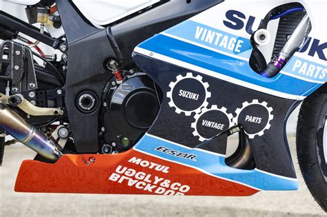 Team Classic Suzuki Reveals GSX R1000 K1 Racer Team Classic Suzuki