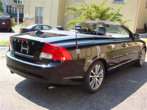 2011 Volvo C70 5T Premium Hardtop Convertible Must See!