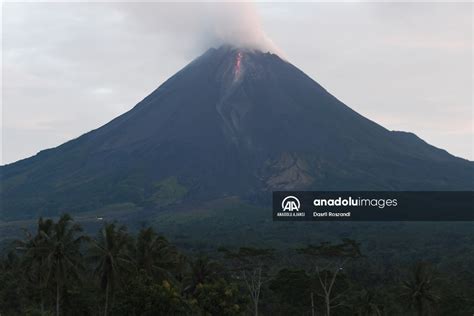 Merapi Yanarda Nda Volkanik Hareketlilik Anadolu Ajans