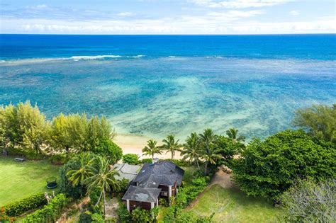 HAWAII BEACHFRONT VACATION HOMES