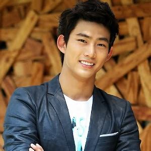 taecyeon berita foto video lirik lagu profil bio halaman utama