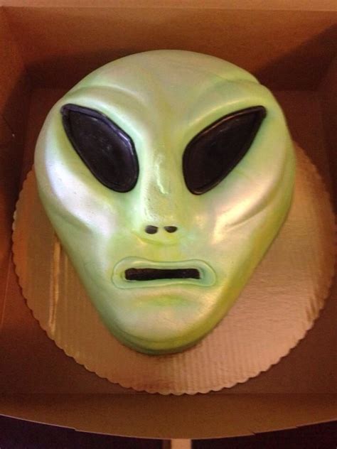 Alien cake Alien Halloween, Halloween Cakes, Halloween Party, Eat Cookies, Cupcake Cookies ...