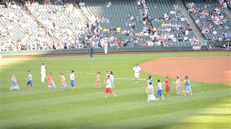 Sayaw And Kalahi At The Seattle Mariners Filipino Heritage Night Youtube