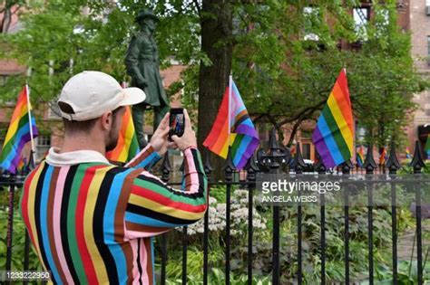 New Inclusive Pride Flag Fotografías E Imágenes De Stock Getty Images