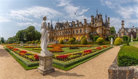 Waddesdon Manor gardens, Buckinghamshire earlier today [OC] [2400 x ...