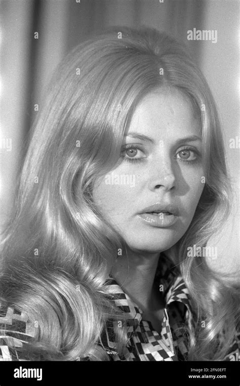 britt ekland   res stock photography  images alamy