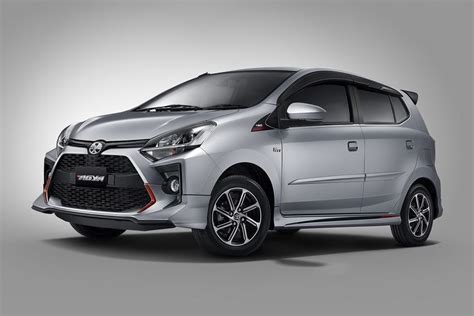 Ini Perbedaan New Toyota Agya Dengan New Daihatsu Ayla