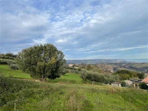 Terreni In Vendita A Roseto Degli Abruzzi Teramo Idealista N 1 In