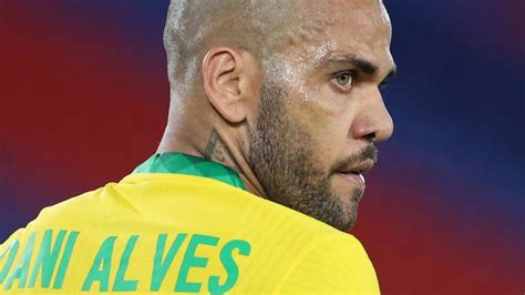 Dünyaca ünlü Brezilyalı futbolcu Dani Alves hakkında cinsel taciz