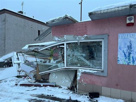 Kwiaciarnia Lawenda w Katowicach zniszczona przez śmieciarkę