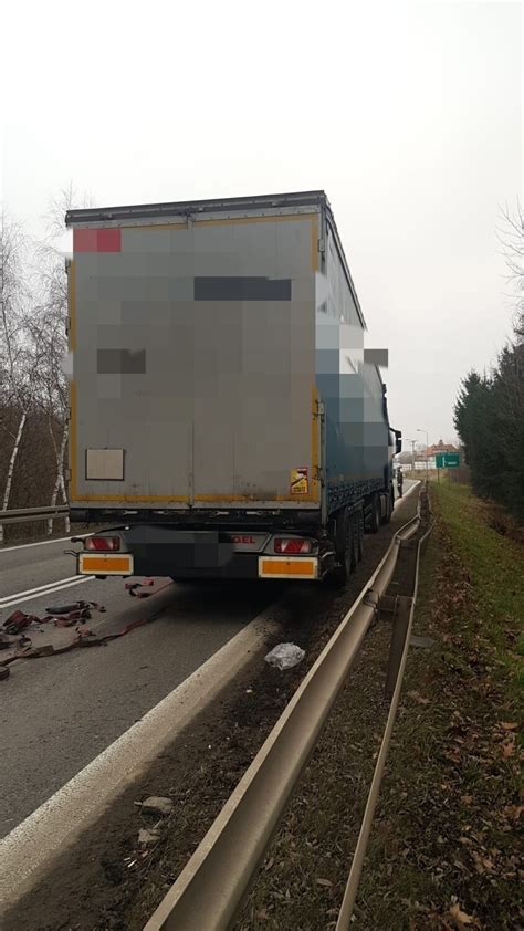 Wypadek w Kłodzku zderzyły się wojskowe ciężarówki transportujące