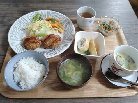 【大山町】オレンジの看板が目印！”手作りごはん”が地元で人気のアットホームカフェ│キッチン楽々々（ららら） Toryトリー