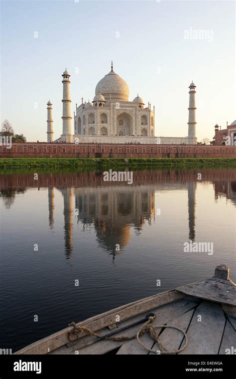 Taj Mahal and reflection on river Yamuna, seen from a boat Stock Photo ...