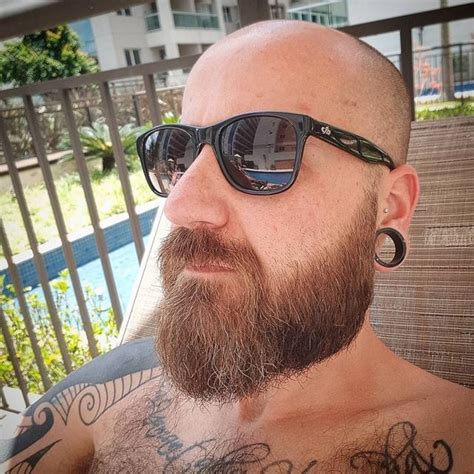 Pin By Sam Kuglen On Skuglen Beard Bald Man Mens Sunglasses