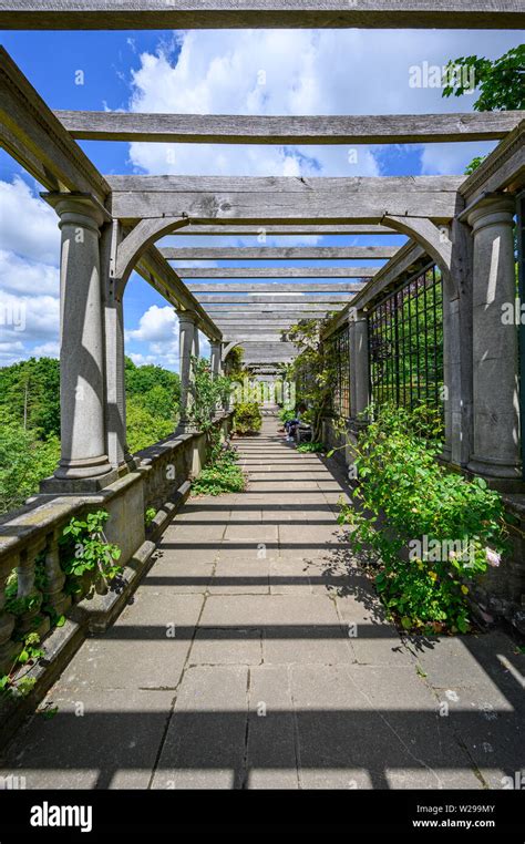 Hampstead Pergola Garden London Stock Photo Alamy